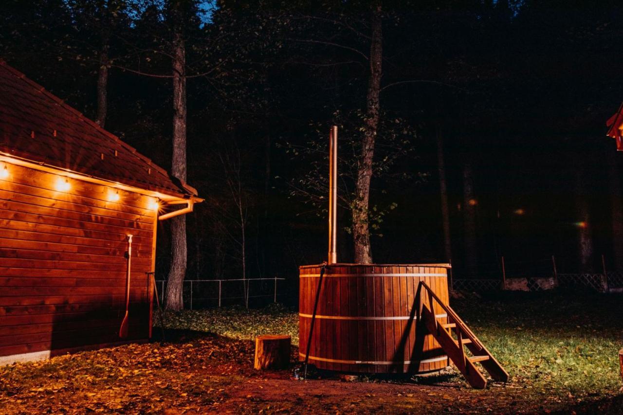 Tusnad Camping 伯伊莱图什纳德 外观 照片