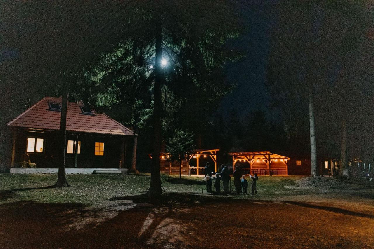Tusnad Camping 伯伊莱图什纳德 外观 照片